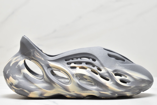 Adidas Yeezy Foam Runner MX Moon Gray GV7904